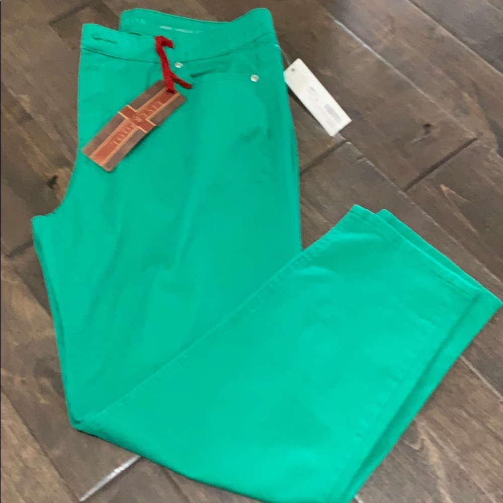 Ankle length colored skinny jeans